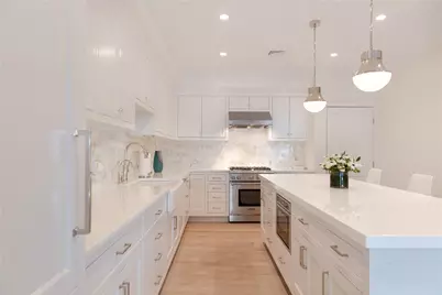 78 Rhode Island Avenue #8, Newport, RI 02840 - Photo 9