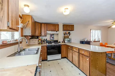 339 Beverage Hill Avenue, Pawtucket, RI 02861 - Photo 17