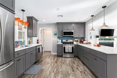 4 James Street, Middletown, RI 02842 - Photo 33