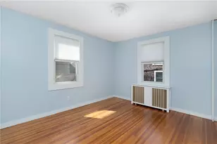 23 Holland St, Newport, RI 02840 - Photo 3