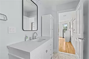 17 Clinton St, Newport, RI 02840 - Photo 15