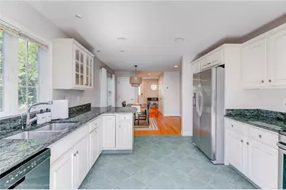 17 Clinton Street, Newport, RI 02840 - Photo 7