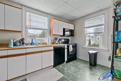 31 W Narragansett Avenue #2, Newport, RI 02840 - Photo 9