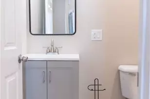 28 Dixon St, Newport, RI 02840 - Photo 37