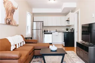 28 Dixon St, Newport, RI 02840 - Photo 5