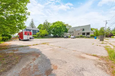 19 Warwick Avenue, Cranston, RI 02905 - Photo 9