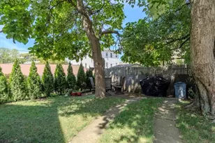 123 Yorkshire St, Providence, RI 02908 - Photo 5