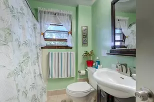 123 Yorkshire St, Providence, RI 02908 - Photo 19