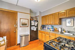 134 Irving Ave, Providence, RI 02906 - Photo 9