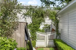 729 Bellevue Ave, Newport, RI 02840 - Photo 15