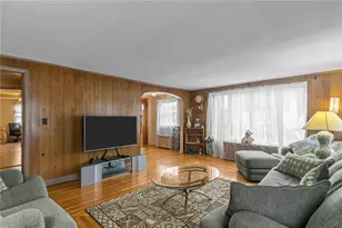 103 Clews St, Pawtucket, RI 02861 - Photo 9