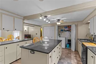 103 Clews St, Pawtucket, RI 02861 - Photo 5