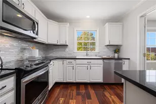 231 Maple Ave, Newport, RI 02840 - Photo 1