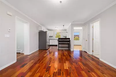 231 Maple Avenue #204, Newport, RI 02840 - Photo 7