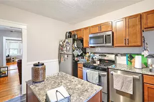 136 Hillside Ave, Pawtucket, RI 02860 - Photo 5