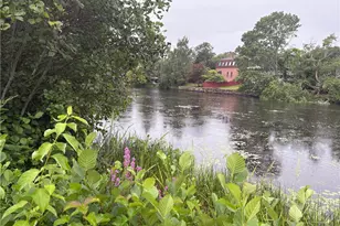 27 Matteson St, Coventry, RI 02816 - Photo 3