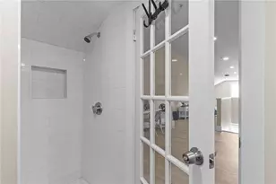 16 Brinley St, Newport, RI 02840 - Photo 17