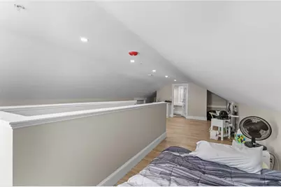 16 Brinley Street #8, Newport, RI 02840 - Photo 15