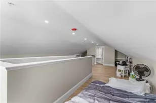 16 Brinley St, Newport, RI 02840 - Photo 15