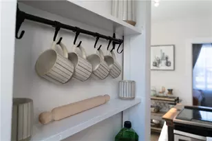 18 Meeting St, Newport, RI 02840 - Photo 11