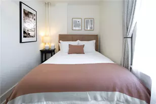 18 Meeting St, Newport, RI 02840 - Photo 47