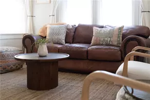 18 Meeting St, Newport, RI 02840 - Photo 9