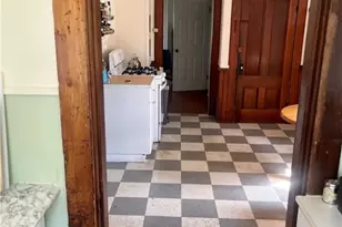 21 Dean Ave, Newport, RI 02840 - Photo 5