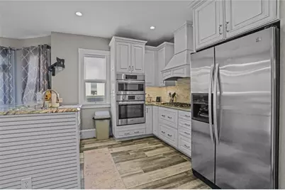 28 Rhode Island Avenue, Newport, RI 02840 - Photo 11