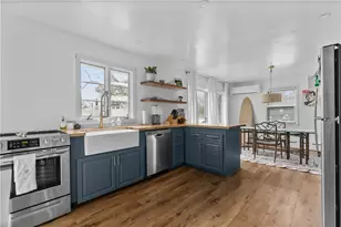 214 Coggeshall Ave, Newport, RI 02840 - Photo 9