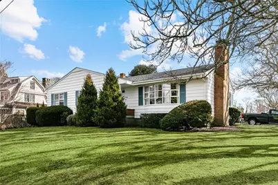 214 Coggeshall Avenue, Newport, RI 02840 - Photo 1