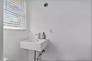 214 Coggeshall Ave, Newport, RI 02840 - Photo 19