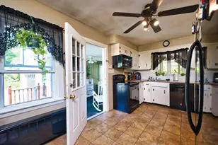 896 Main Rd, Tiverton, RI 02878 - Photo 19