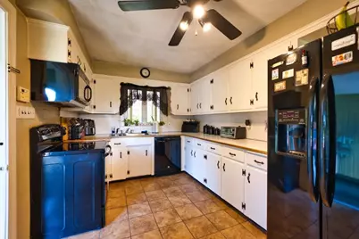 896 Main Road, Tiverton, RI 02878 - Photo 17