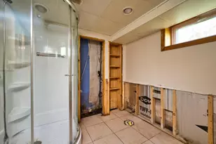 896 Main Rd, Tiverton, RI 02878 - Photo 35