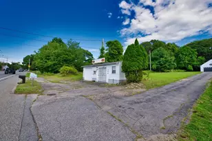 896 Main Rd, Tiverton, RI 02878 - Photo 15