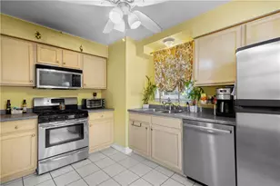 53 Wampanoag Trl, East Providence, RI 02915 - Photo 5