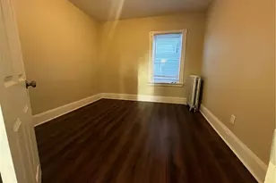 7 Lancaster St, Providence, RI 02906 - Photo 9