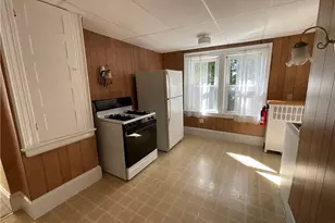 18 Payan St, West Warwick, RI 02893 - Photo 5