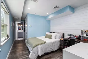 4 James St, Middletown, RI 02842 - Photo 9