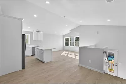 165 Rounds Avenue, Providence, RI 02907 - Photo 5