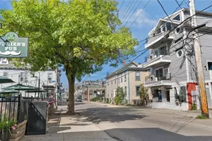 492 Thames St, Newport, RI 02840 - Photo 3