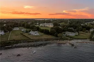 207 Ruggles Ave, Newport, RI 02840 - Photo 9