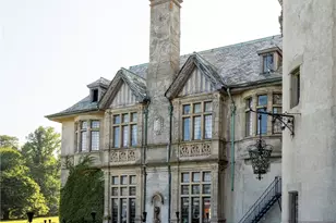 207 Ruggles Ave, Newport, RI 02840 - Photo 7