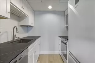 20 America Way, Newport, RI 02840 - Photo 9