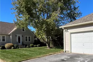 1 Ritchotte Ct, West Warwick, RI 02893 - Photo 3