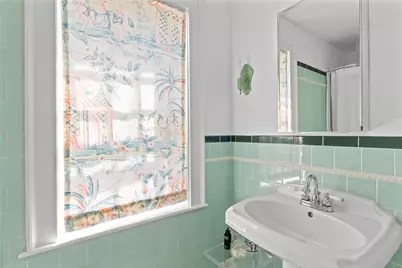 35 Second Street, Newport, RI 02840 - Photo 17