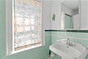 35 Second St, Newport, RI 02840 - Photo 17