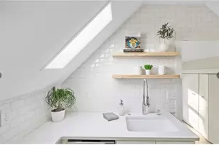 259 Gibbs Ave, Newport, RI 02840 - Photo 13