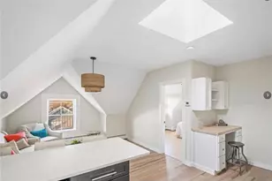 259 Gibbs Ave, Newport, RI 02840 - Photo 9