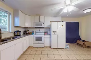 23 Middle St, Woonsocket, RI 02895 - Photo 11